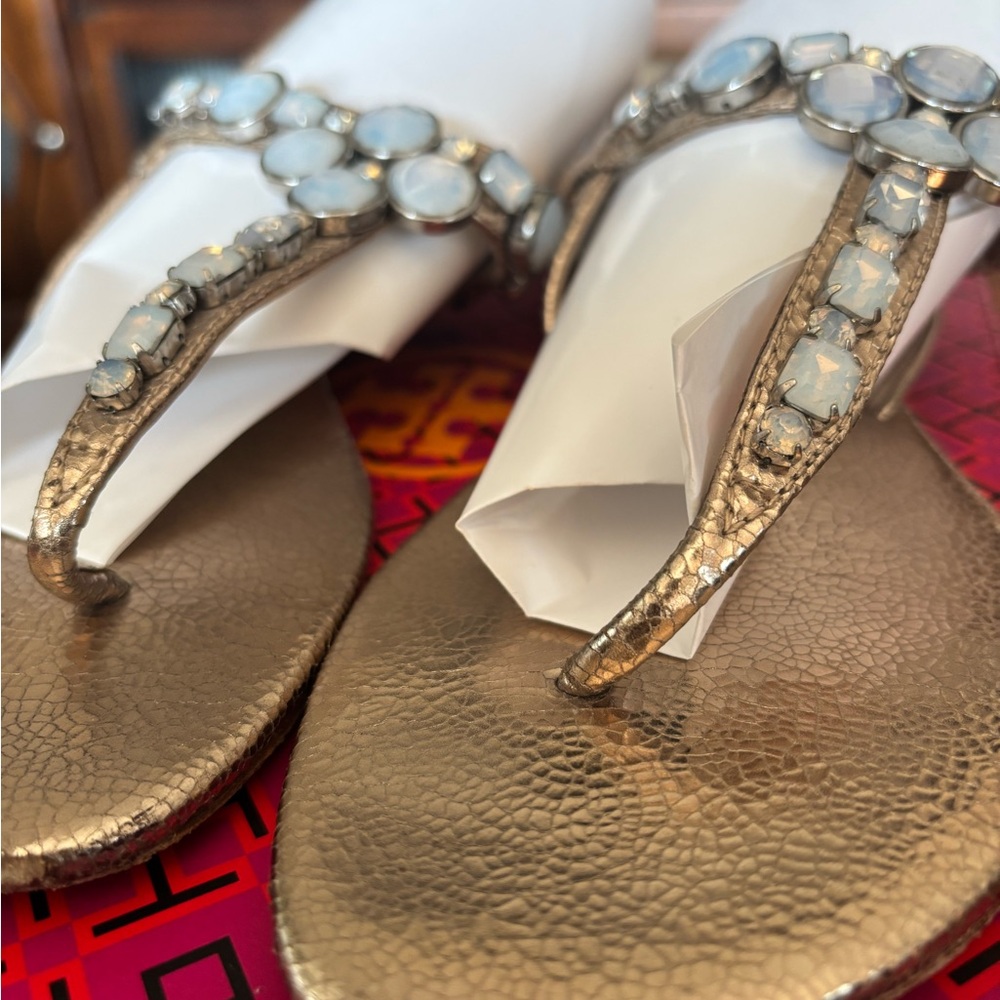 Tory Burch Elegant Gold leather Sandals with Gem Accents - Picture 2 of 8